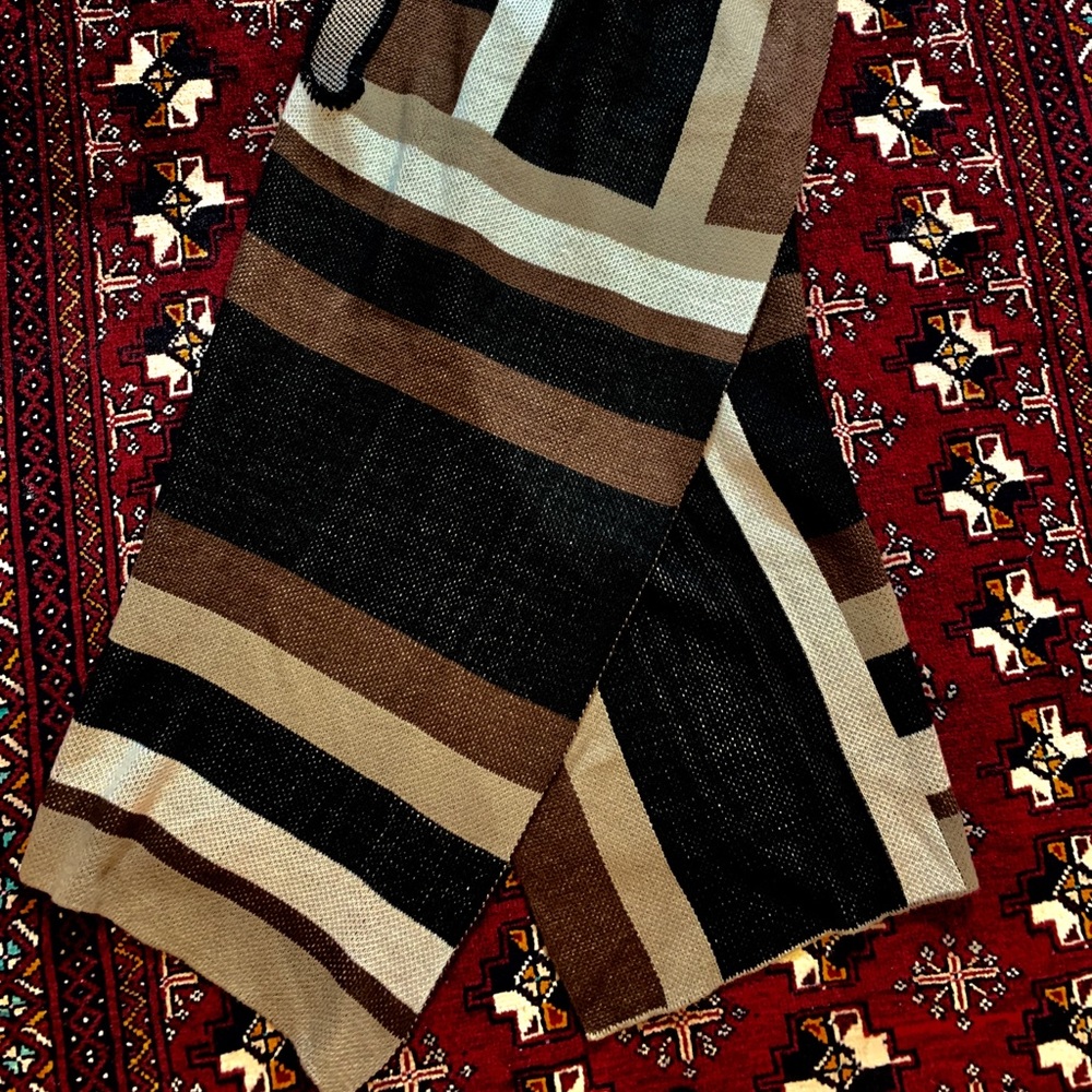 Sleeveless cozy wrap